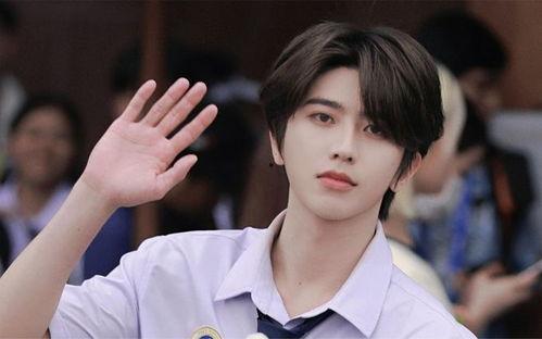 蔡徐坤八卦爆料最新消息,神秘女友身份引热议!”